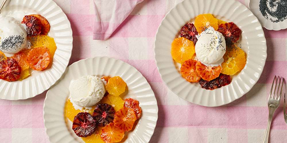 Citrussallad med vallmofrön och vaniljglass.jpg