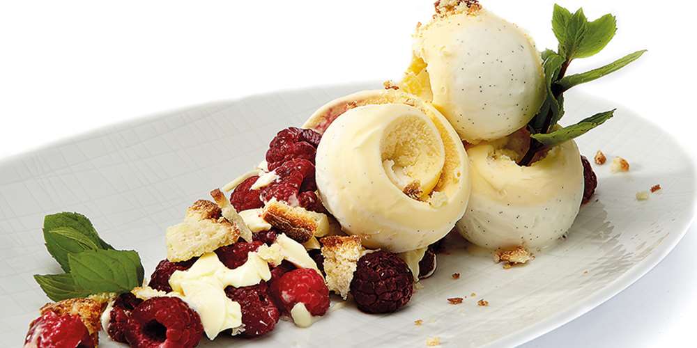 Gino med hallon och vaniljglass