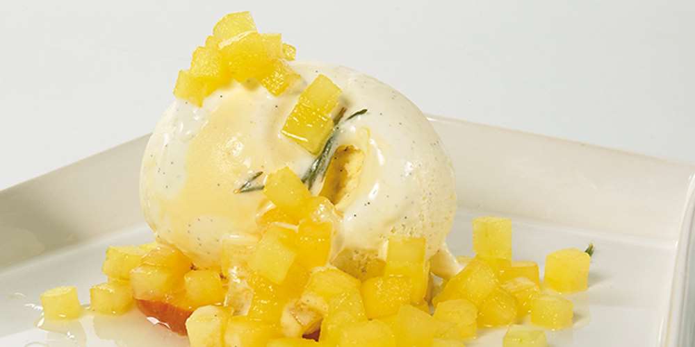 Vaniljglass med rosmarinäpple