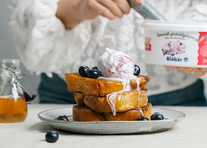 French toast med blåbärsglass